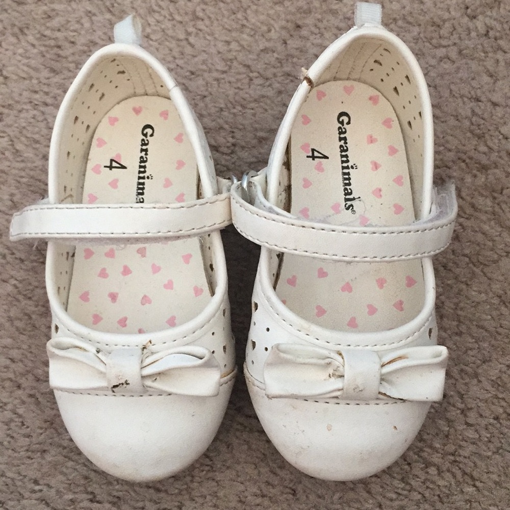 Garanimals white baby shoes